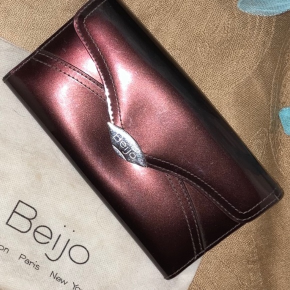 Beijo Patent Leather Women’s Wallet - Picture 1 of 6